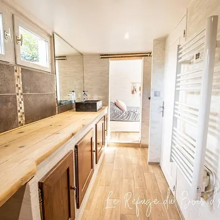Holiday home Le Refuge Du Bois D'amour Arnieres-sur-Iton